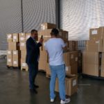 Unternehmer kauft Millionen Atemschutzmasken und spendet 2.500 an Rettungsdienst