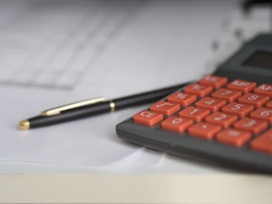 Rechner - Geld - Stift - Beispiel